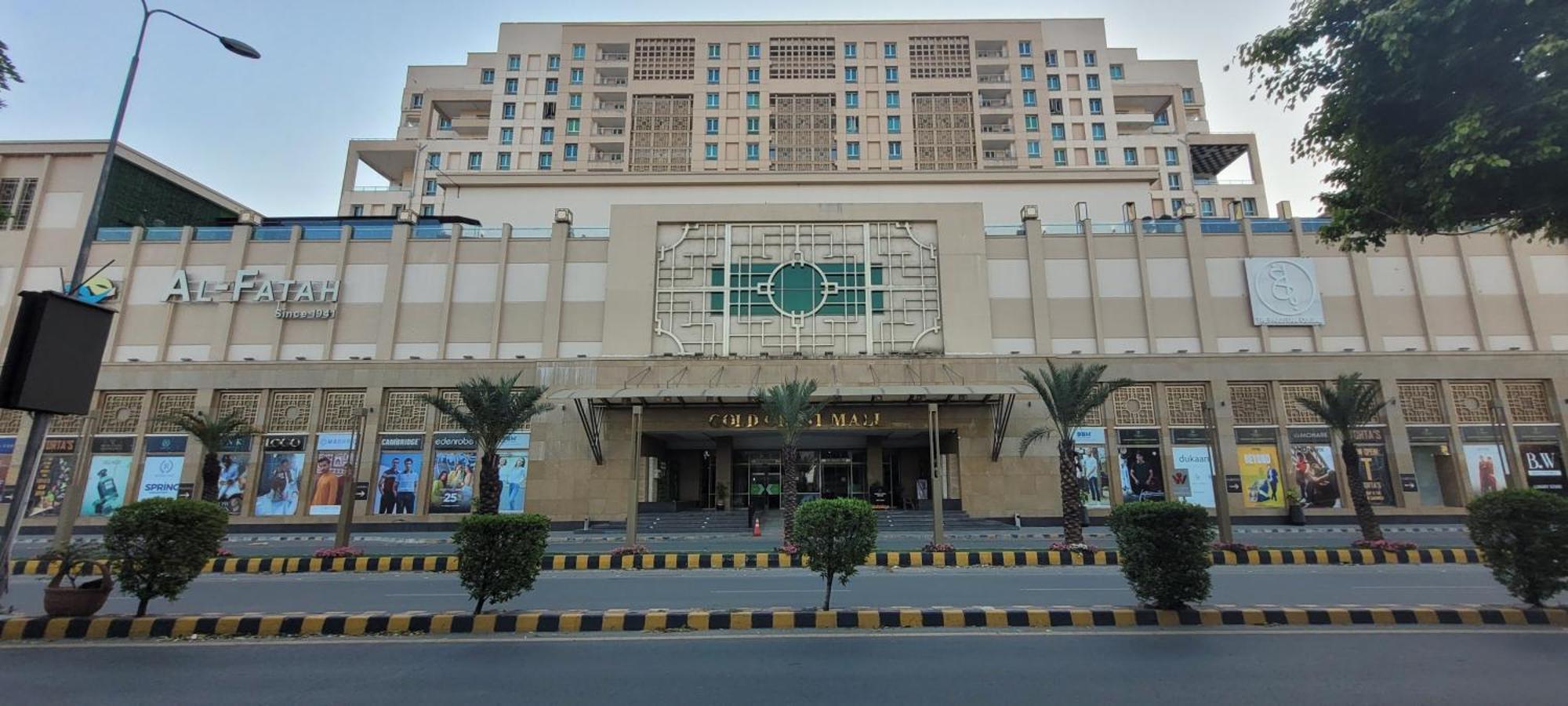 Goldcrest Luxury Apartments Lahore Exterior photo