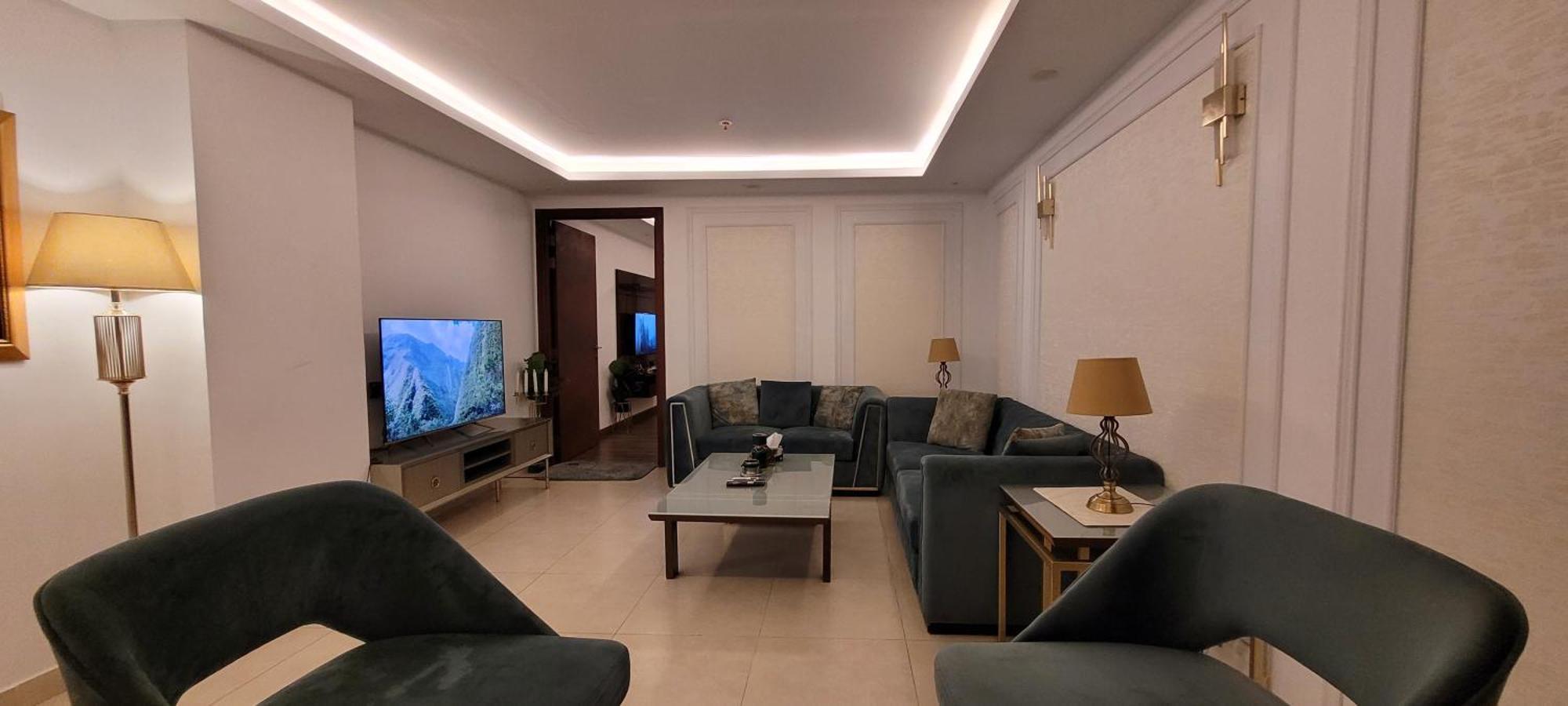 Goldcrest Luxury Apartments Lahore Exterior photo