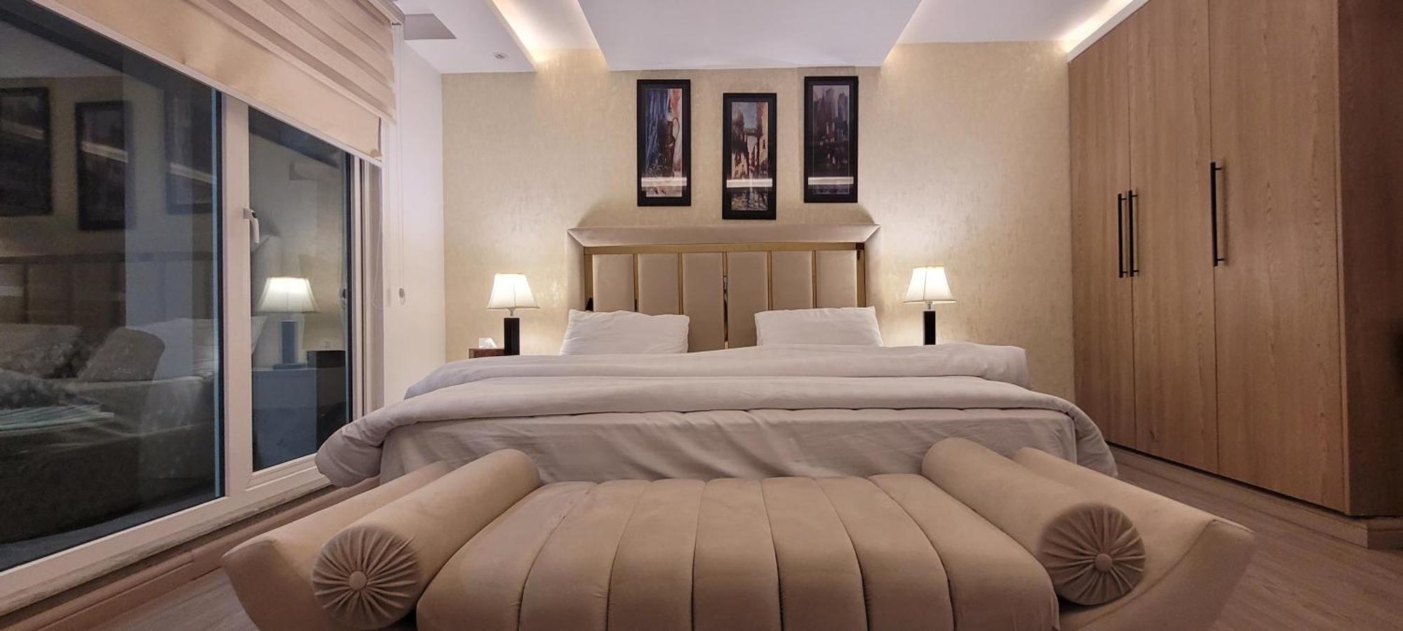 Goldcrest Luxury Apartments Lahore Exterior photo