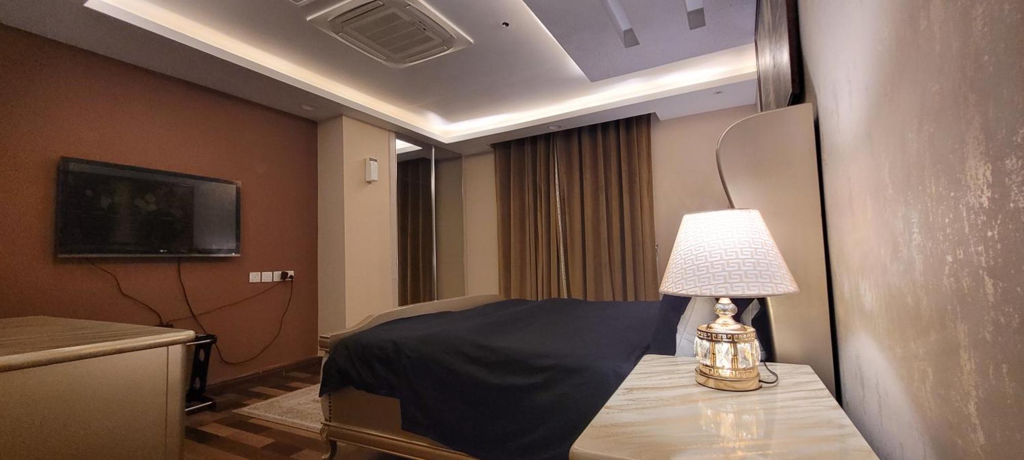 Goldcrest Luxury Apartments Lahore Exterior photo