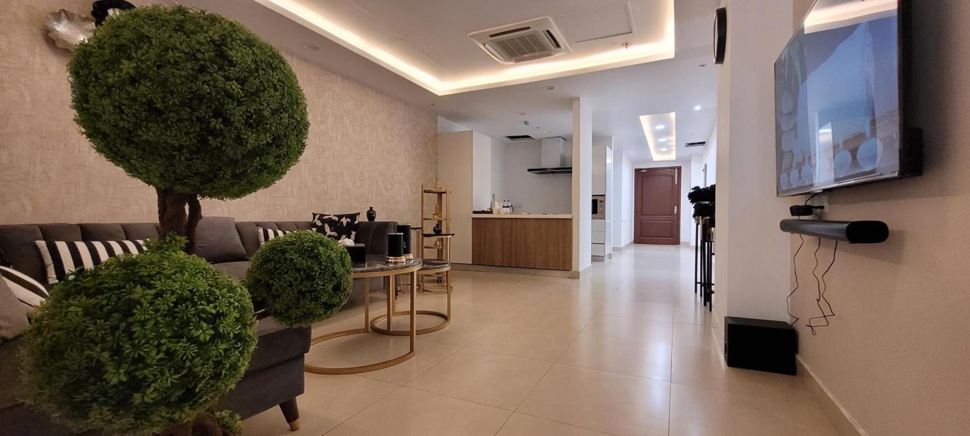 Goldcrest Luxury Apartments Lahore Exterior photo